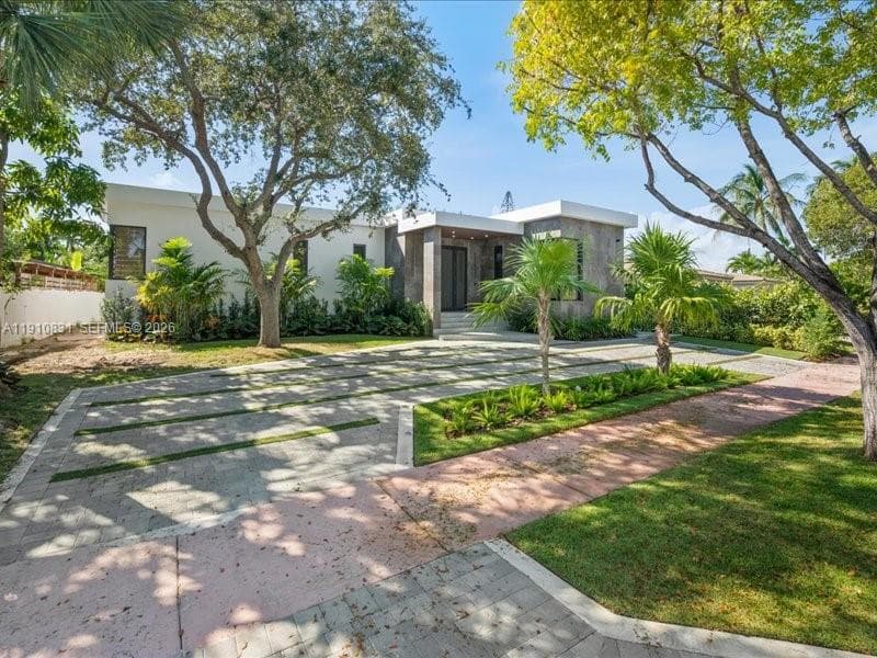 270 N Shore Dr, Miami Beach FL 33141 — 31