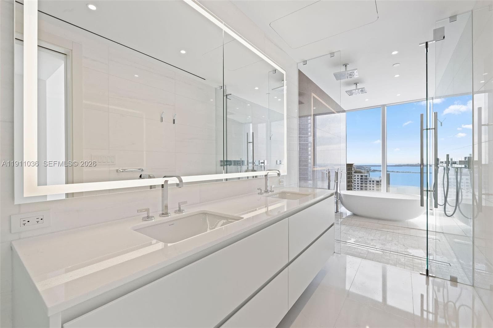 300 Biscayne Blvd Way # 3404, Miami FL 33131 — 23