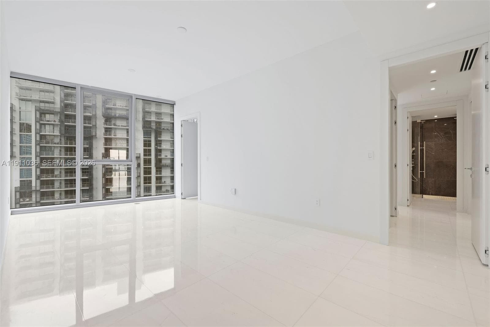 300 Biscayne Blvd Way # 3404, Miami FL 33131 — 27