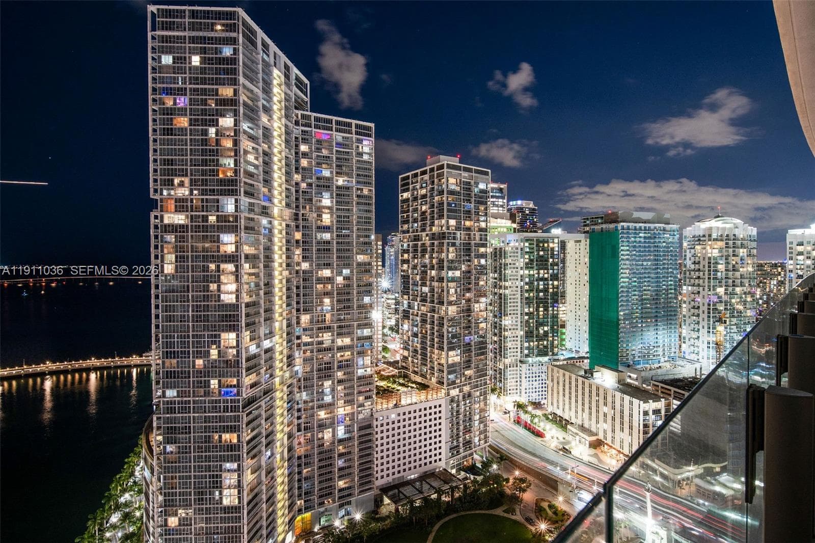 300 Biscayne Blvd Way # 3404, Miami FL 33131 — 52