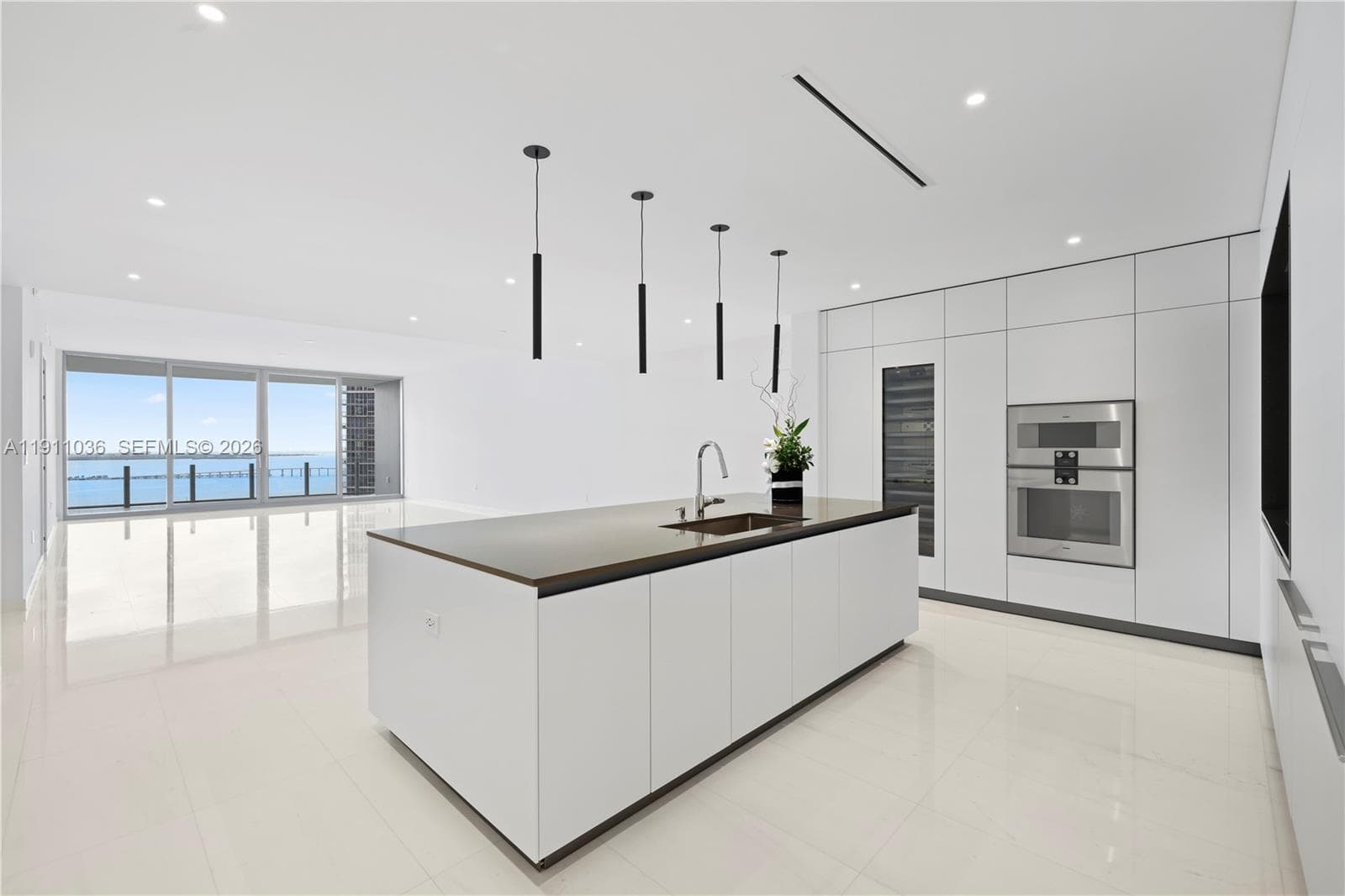 300 Biscayne Blvd Way # 3404, Miami FL 33131 — 1