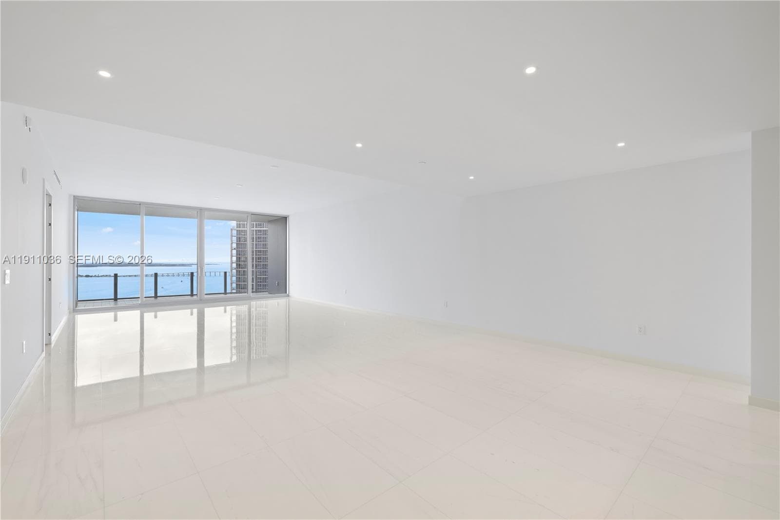 300 Biscayne Blvd Way # 3404, Miami FL 33131 — 9