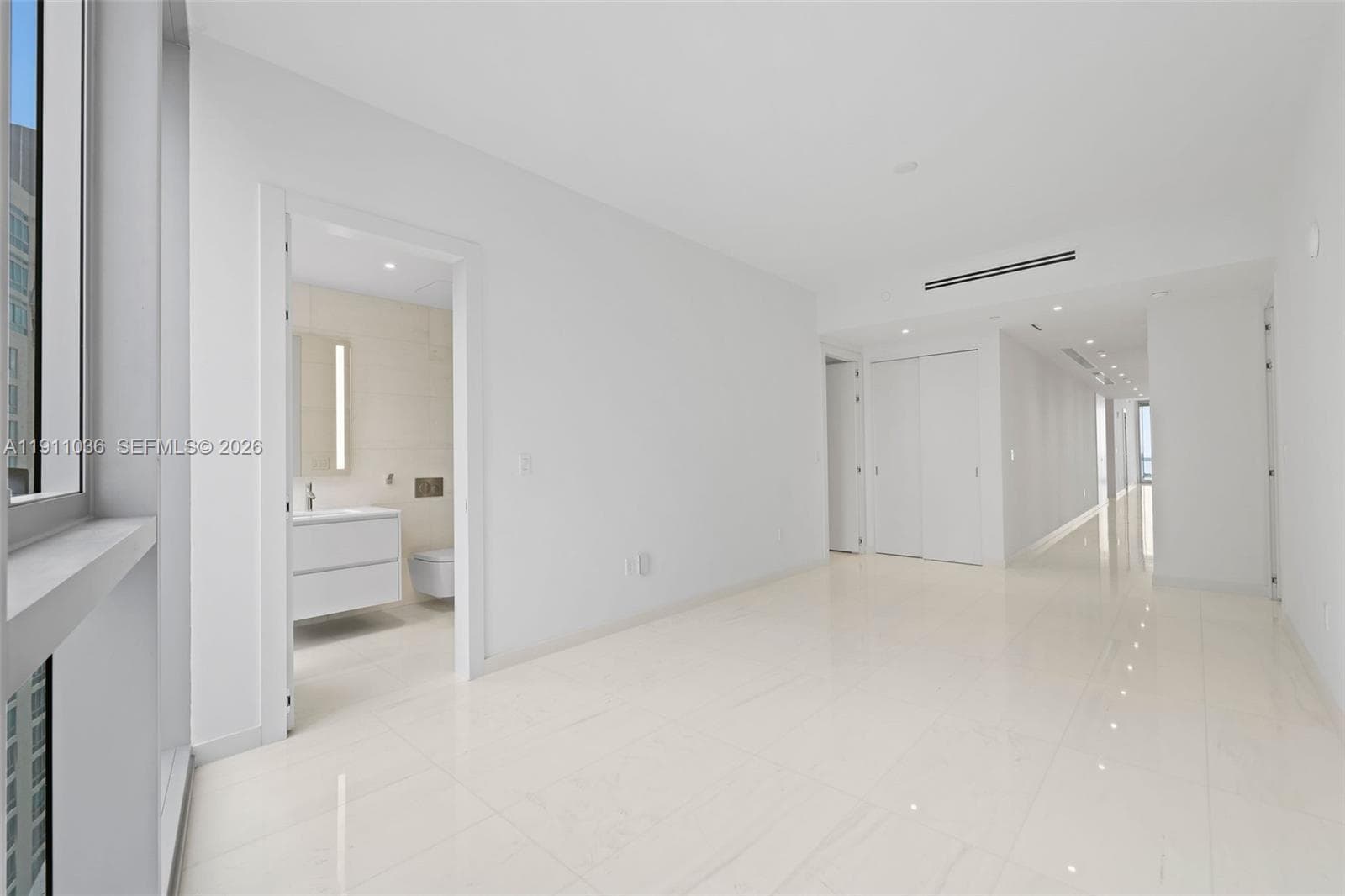 300 Biscayne Blvd Way # 3404, Miami FL 33131 — 30
