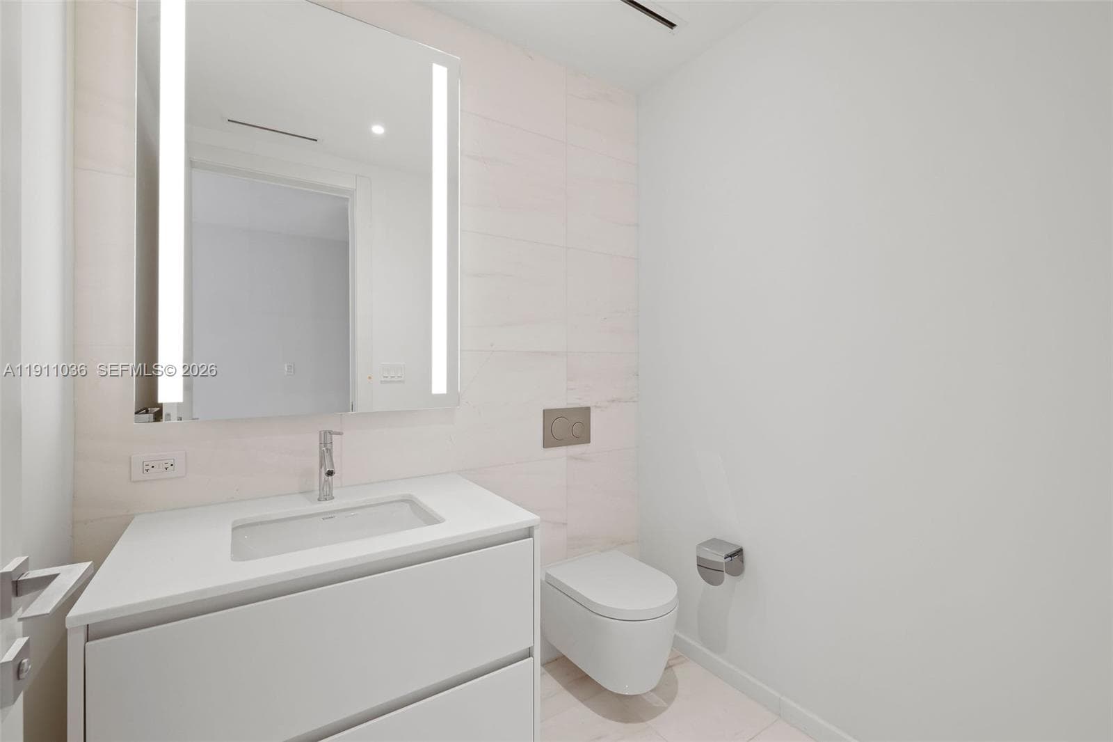 300 Biscayne Blvd Way # 3404, Miami FL 33131 — 41