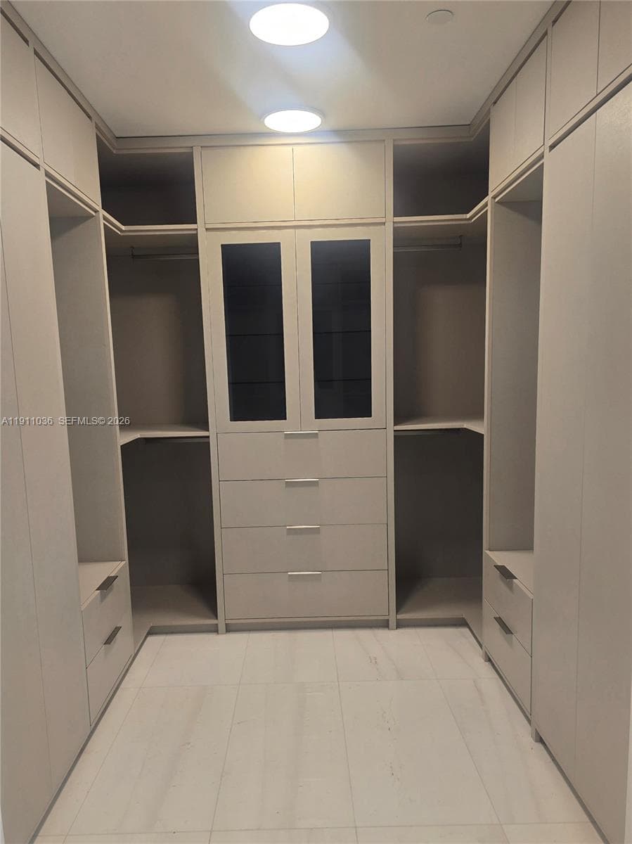 300 Biscayne Blvd Way # 3404, Miami FL 33131 — 45