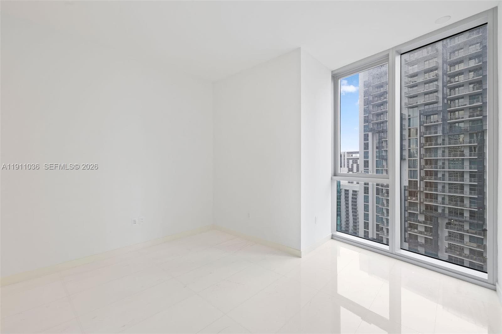 300 Biscayne Blvd Way # 3404, Miami FL 33131 — 37