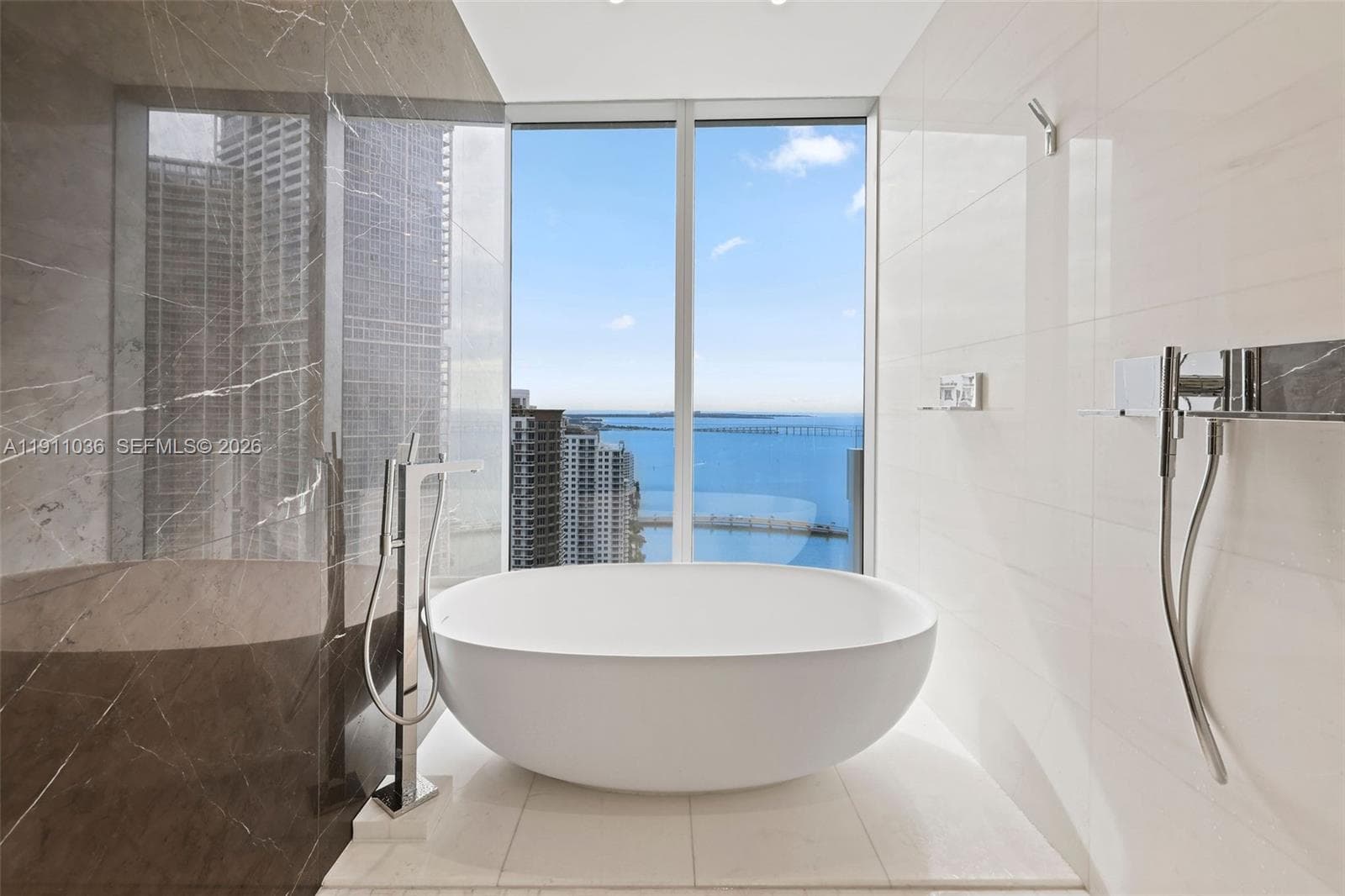 300 Biscayne Blvd Way # 3404, Miami FL 33131 — 25