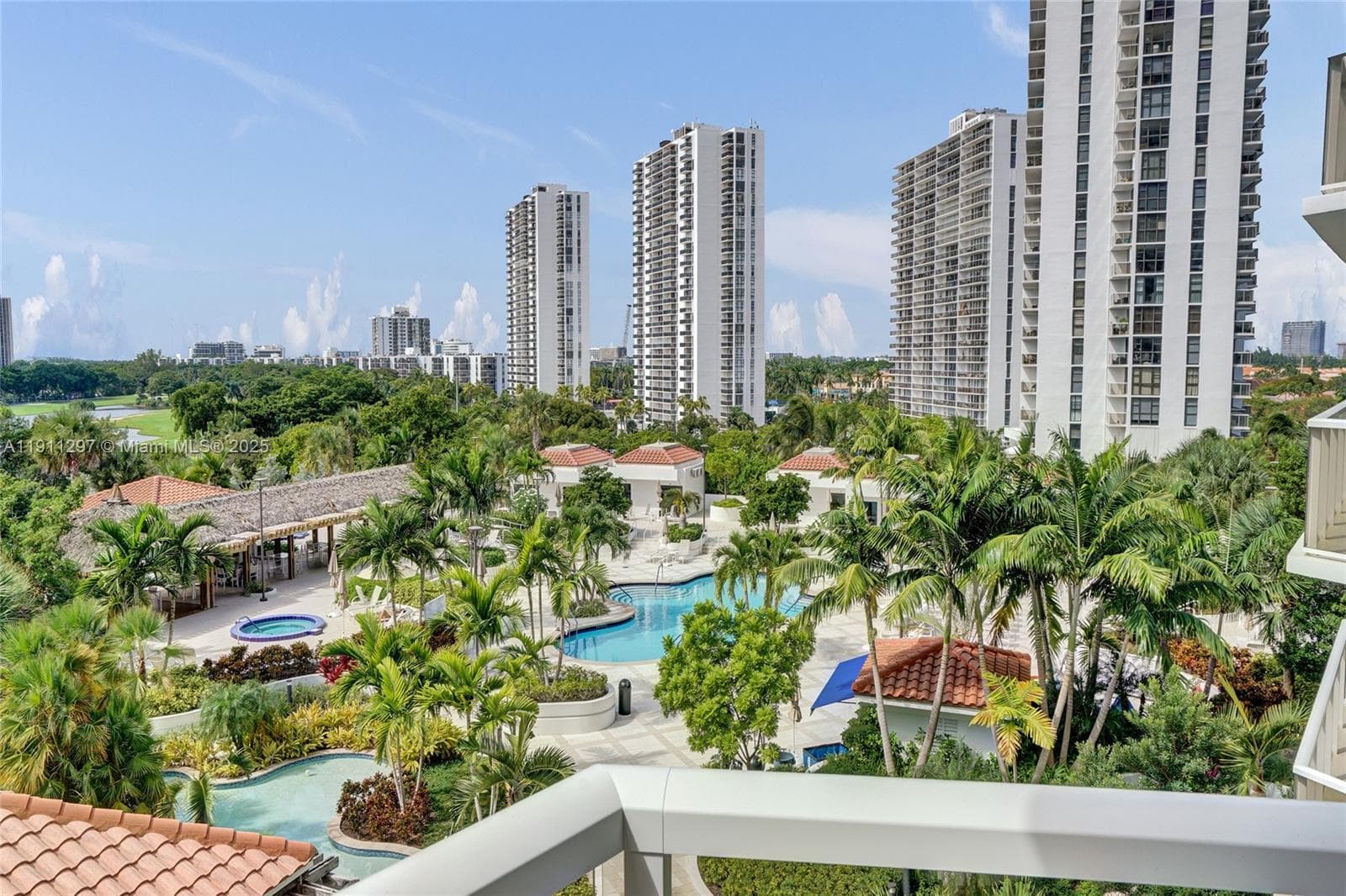 20281 E Country Club Dr # 511, Aventura FL 33180 — 2