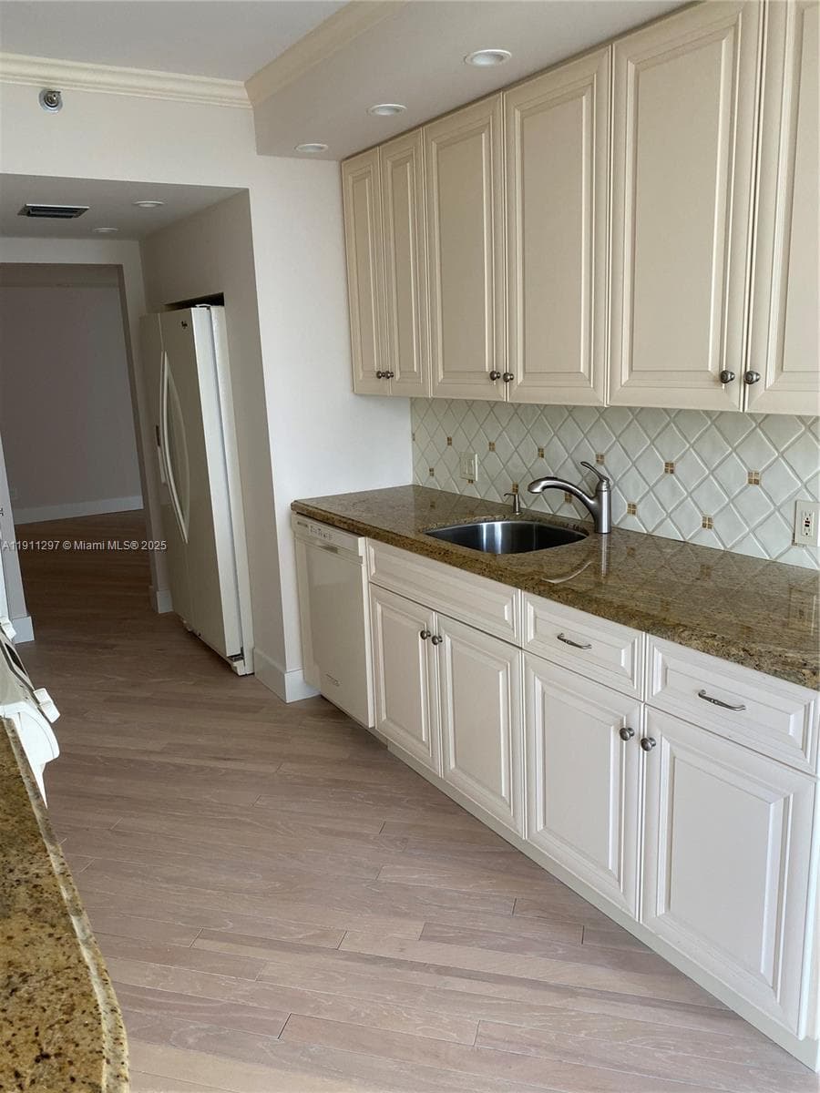 20281 E Country Club Dr # 511, Aventura FL 33180 — 9