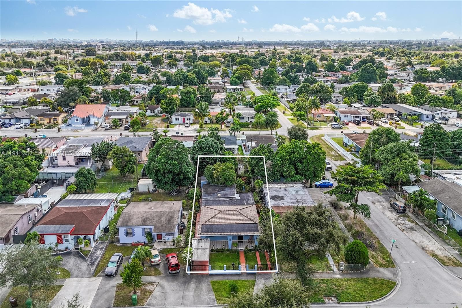 682 W 37th St, Hialeah FL 33012 — 23