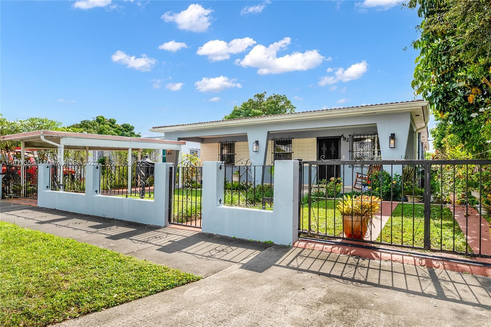 682 W 37th St, Hialeah FL 33012 — 2