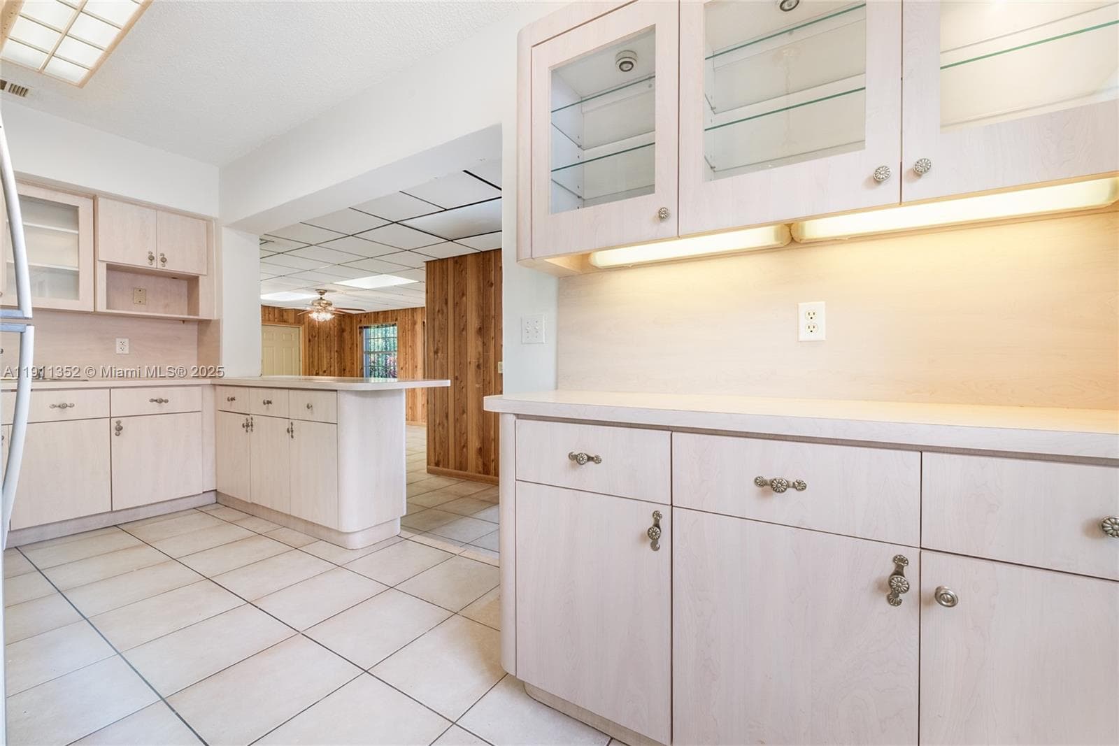 682 W 37th St, Hialeah FL 33012 — 6