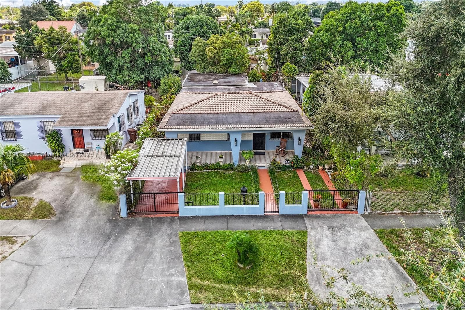 682 W 37th St, Hialeah FL 33012 — 3