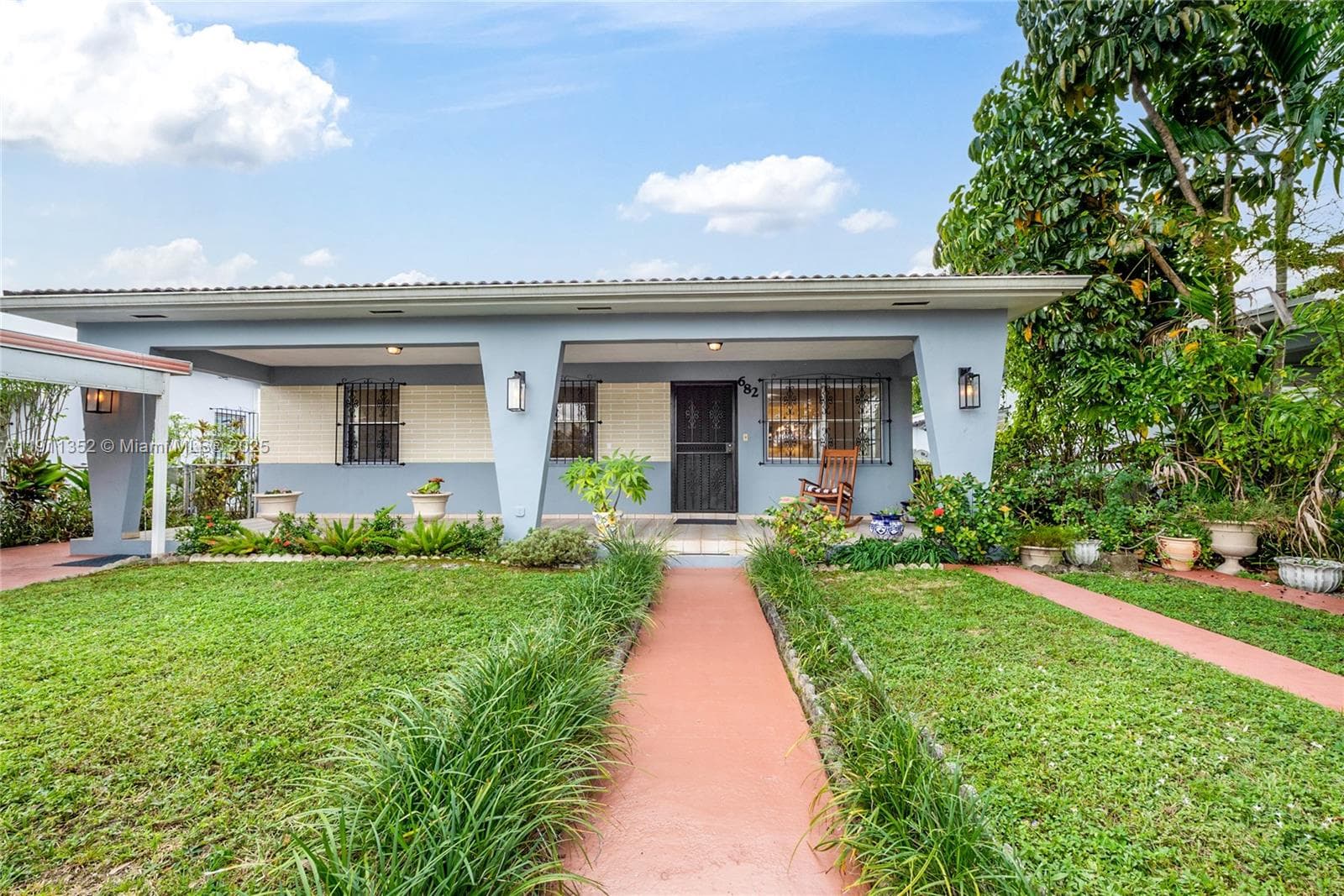 682 W 37th St, Hialeah FL 33012 — 1