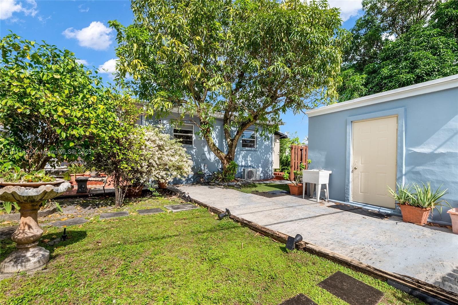 682 W 37th St, Hialeah FL 33012 — 15