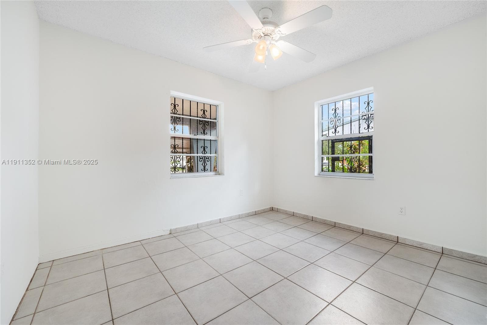 682 W 37th St, Hialeah FL 33012 — 11