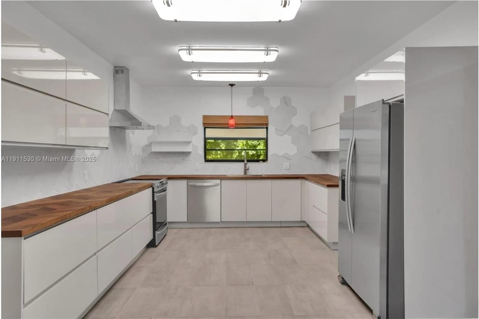 118 E 3rd Ct, Miami Beach FL 33139 — 10