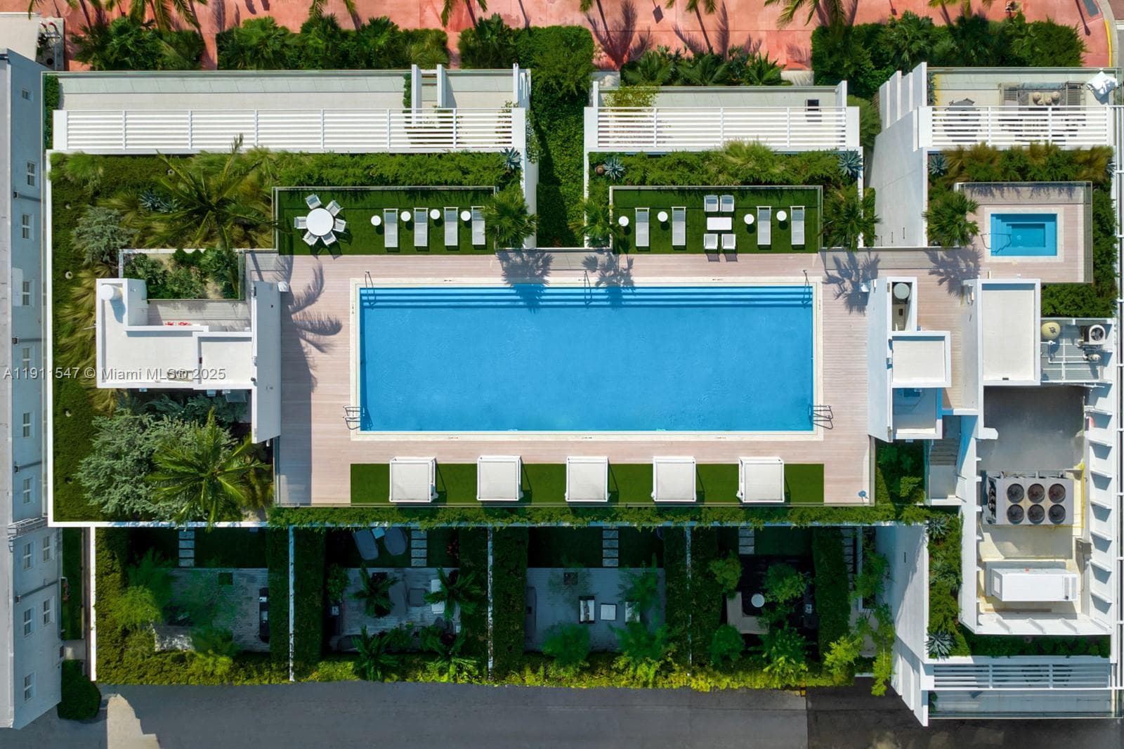 300 Collins Ave, Miami Beach FL 33139 — 44