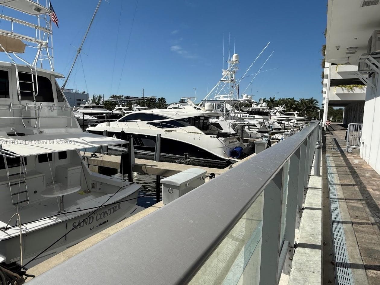 17301 Biscayne Blvd # 910, North Miami Beach FL 33160 — 43