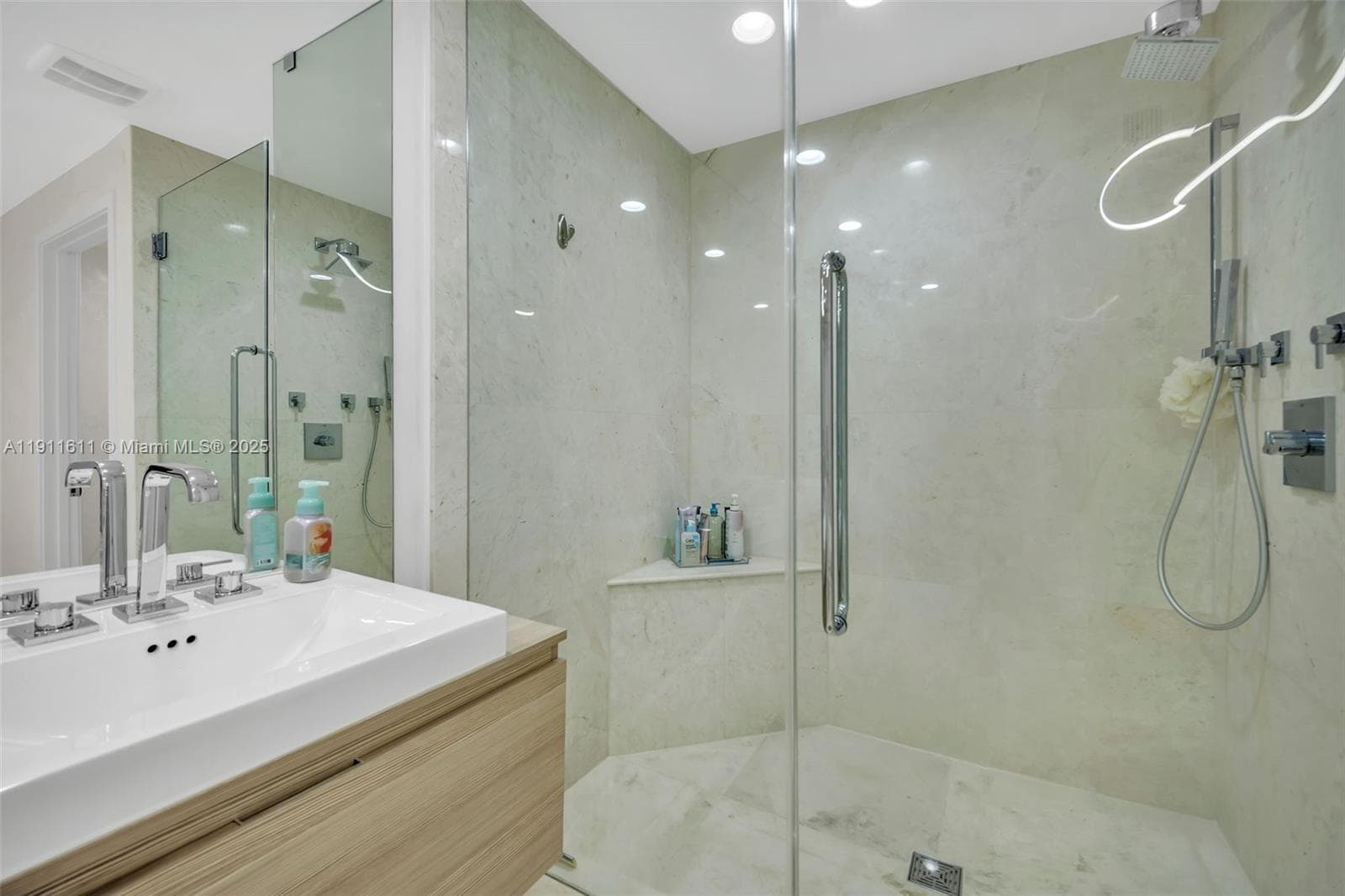 17301 Biscayne Blvd # 910, North Miami Beach FL 33160 — 32
