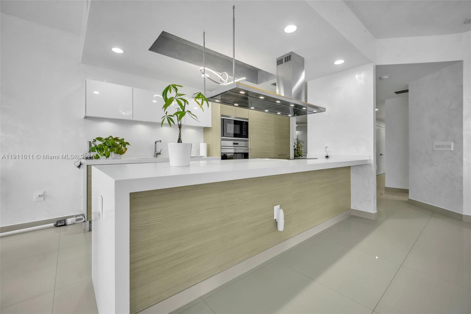 17301 Biscayne Blvd # 910, North Miami Beach FL 33160 — 5