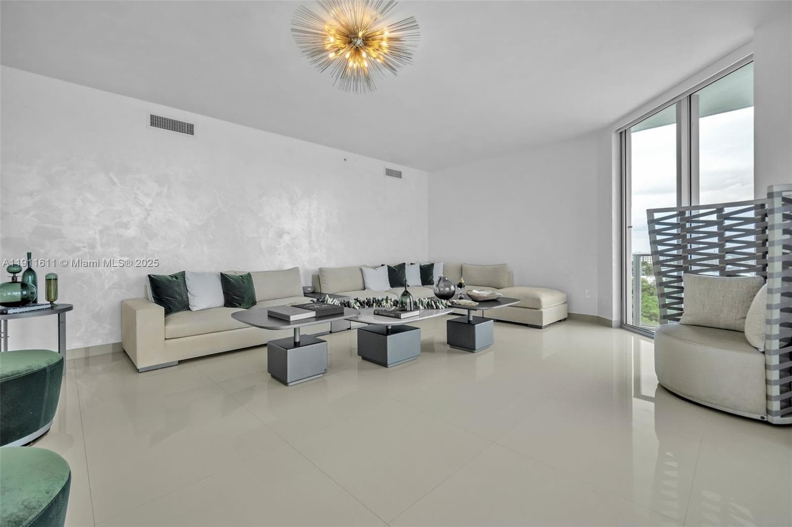 17301 Biscayne Blvd # 910, North Miami Beach FL 33160 — 11