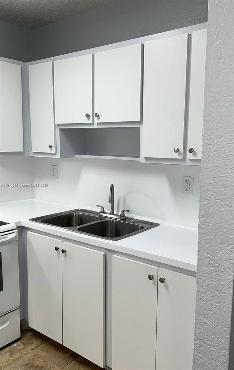 575 W 69th St # 208, Hialeah FL 33014 — 2