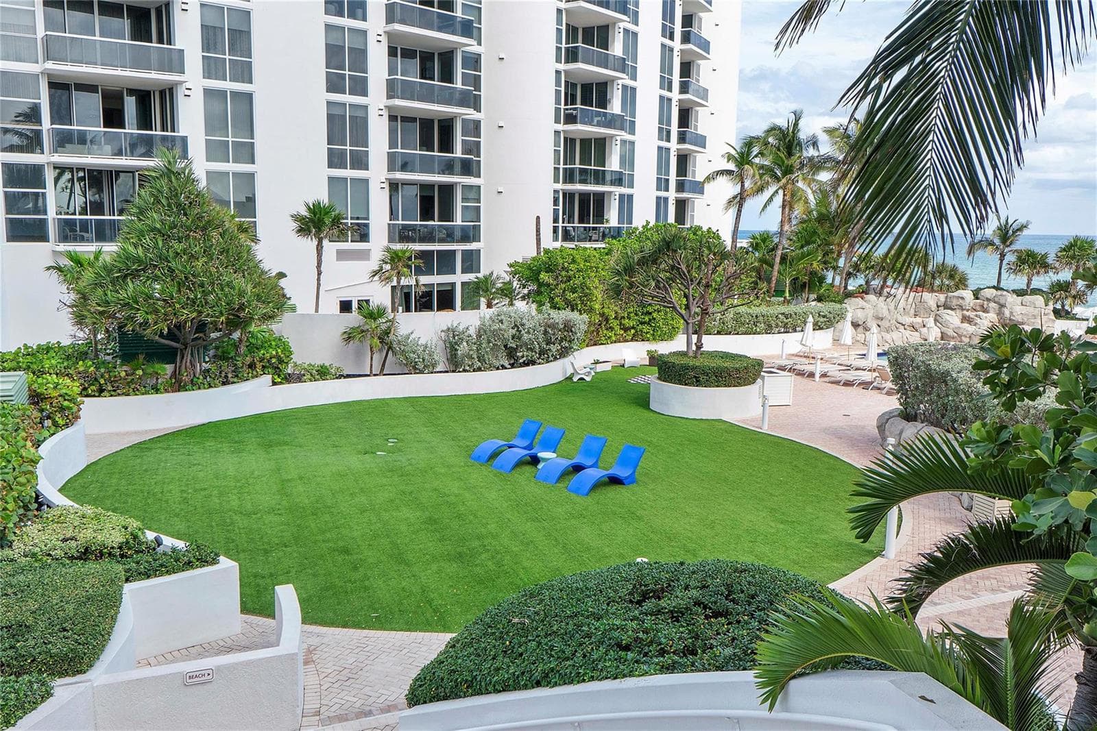 18001 Collins Avenue # 2806, North Miami Beach FL 33160 — 46