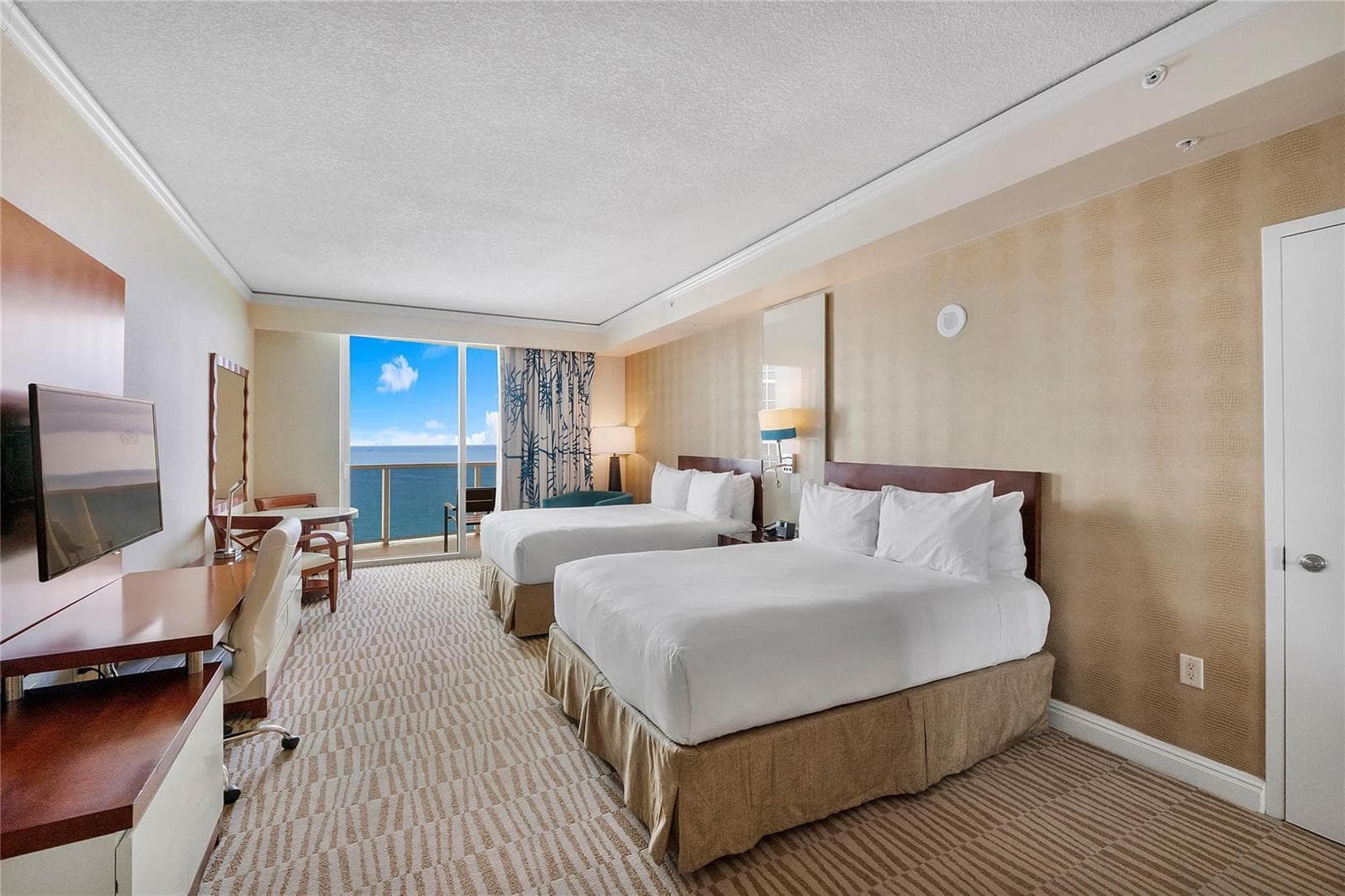 18001 Collins Avenue # 2806, North Miami Beach FL 33160 — 17