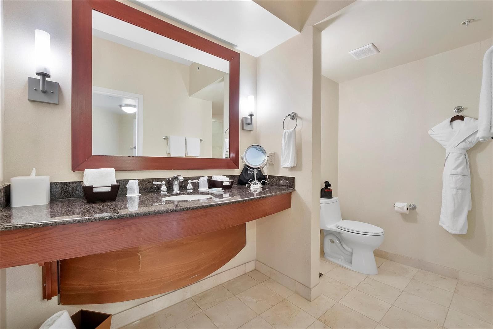 18001 Collins Avenue # 2806, North Miami Beach FL 33160 — 24