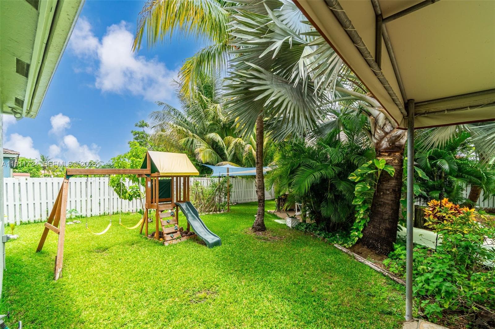 12743 SW 220th St, Miami FL 33170 — 32