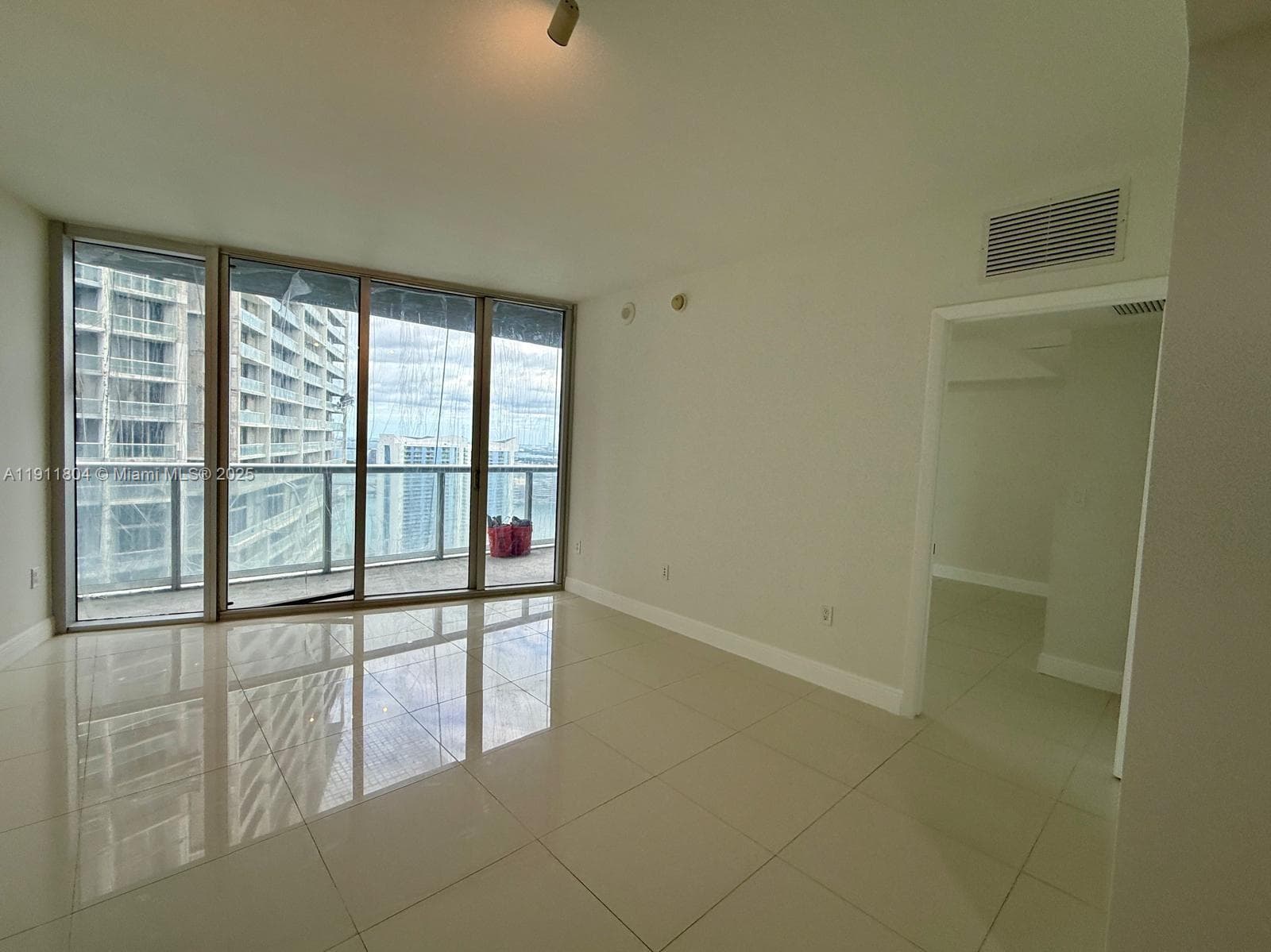 495 Brickell Ave # 4408, Miami FL 33131 — 17