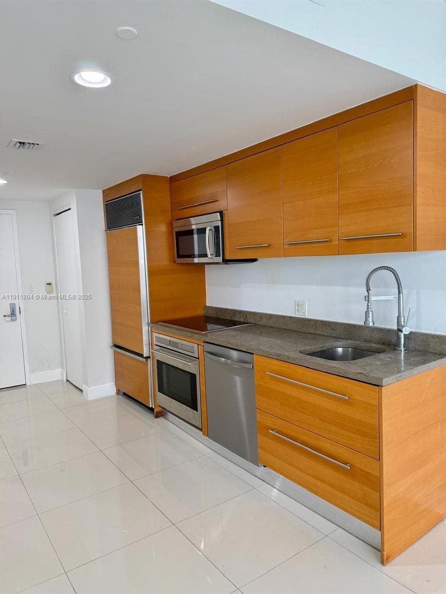495 Brickell Ave # 4408, Miami FL 33131 — 7