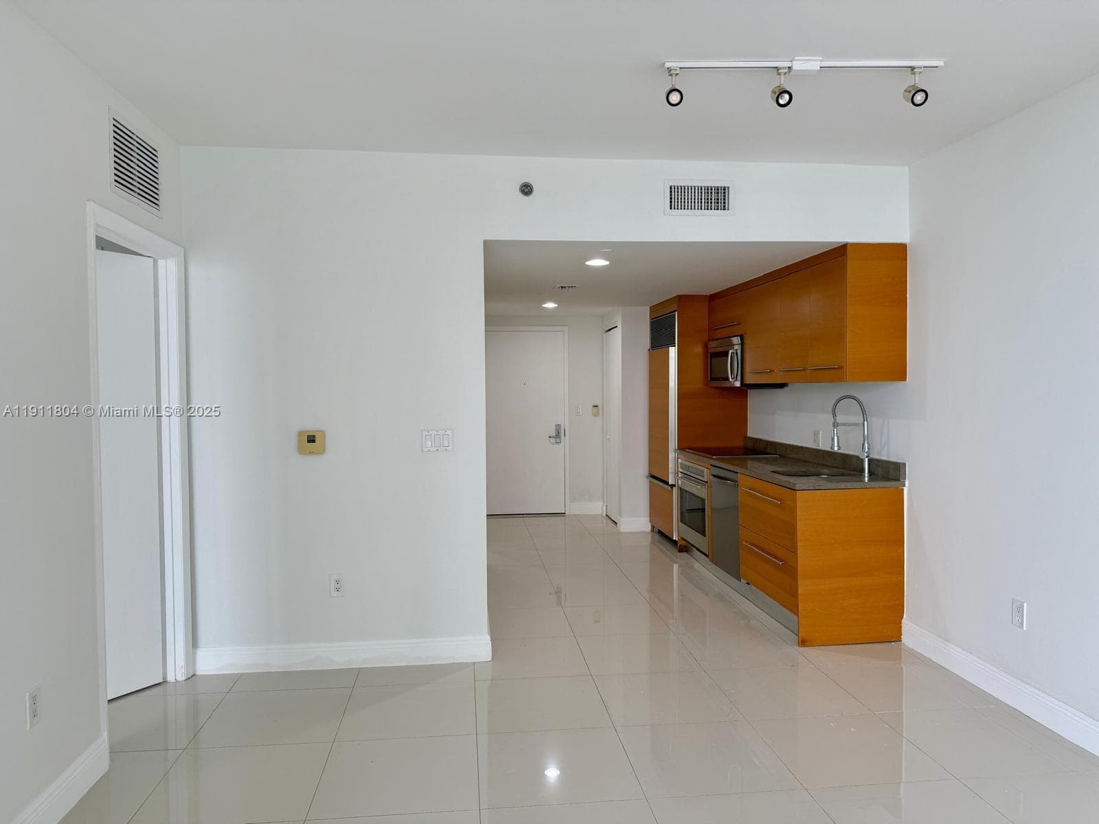 495 Brickell Ave # 4408, Miami FL 33131 — 8