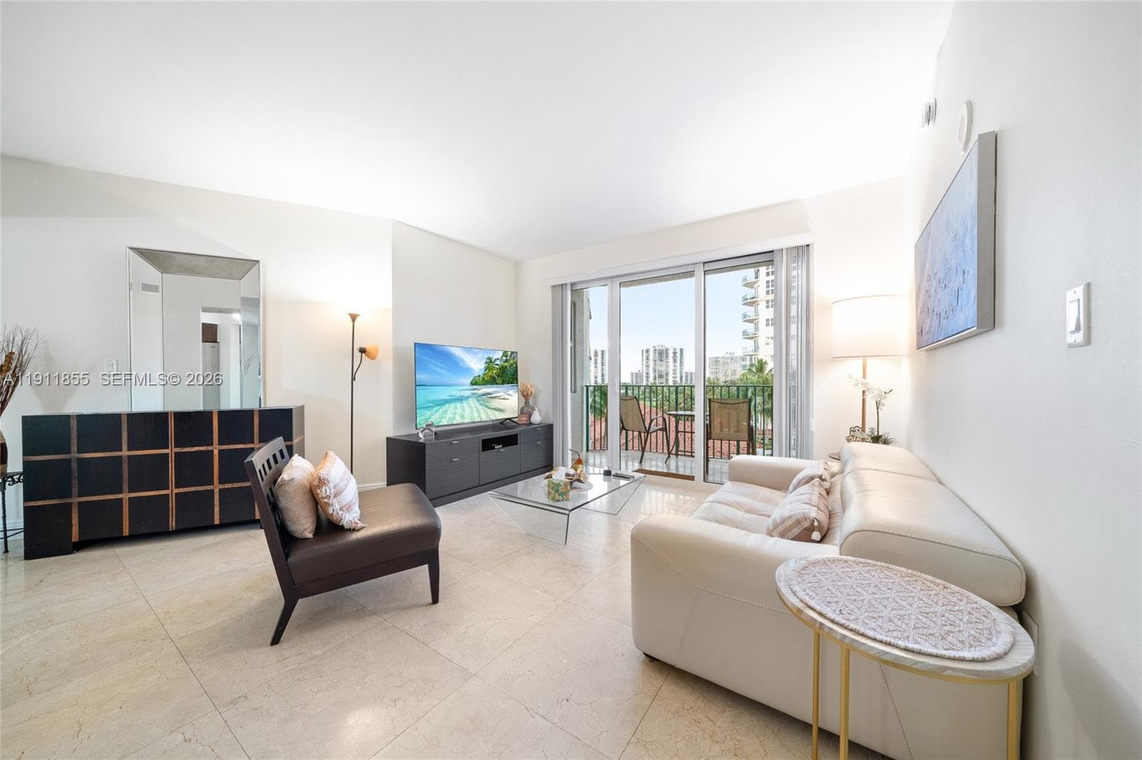 19900 E Country Club Dr # 816, Aventura FL 33180 — 2