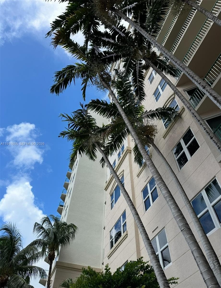 19900 E Country Club Dr # 816, Aventura FL 33180 — 36