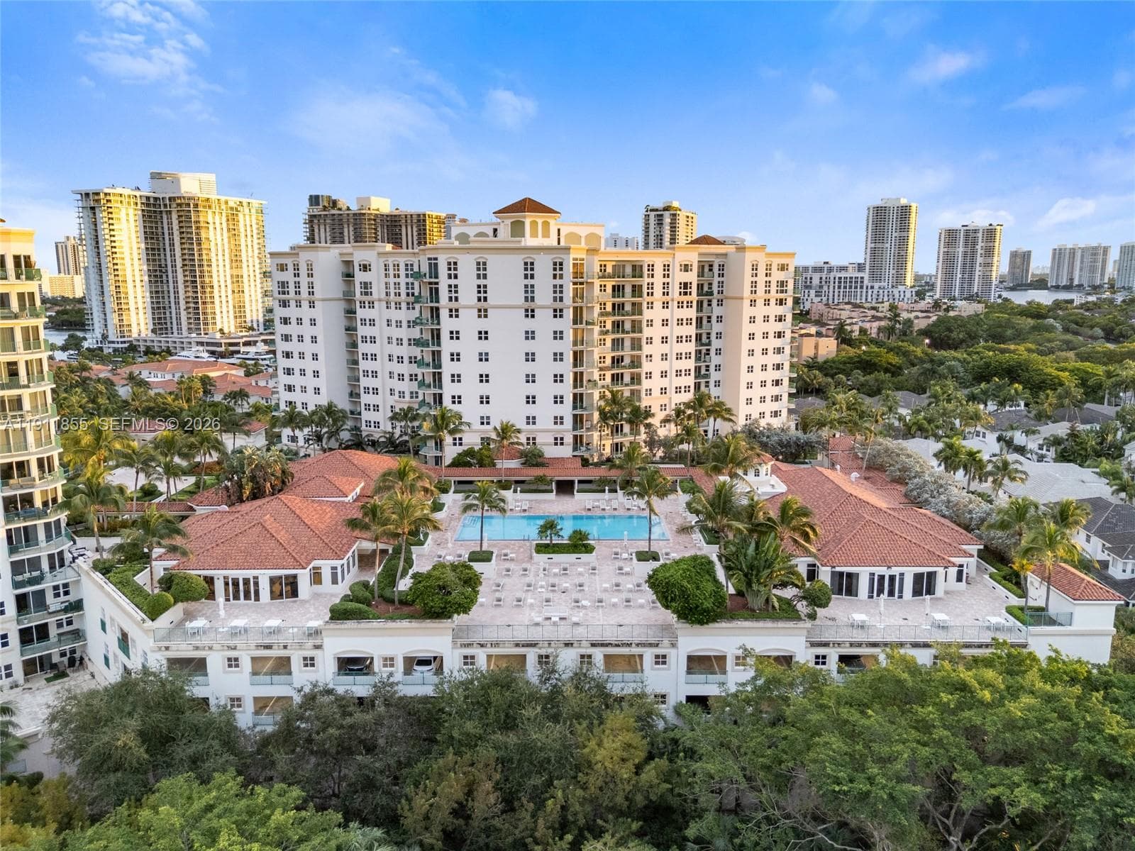 19900 E Country Club Dr # 816, Aventura FL 33180 — 32