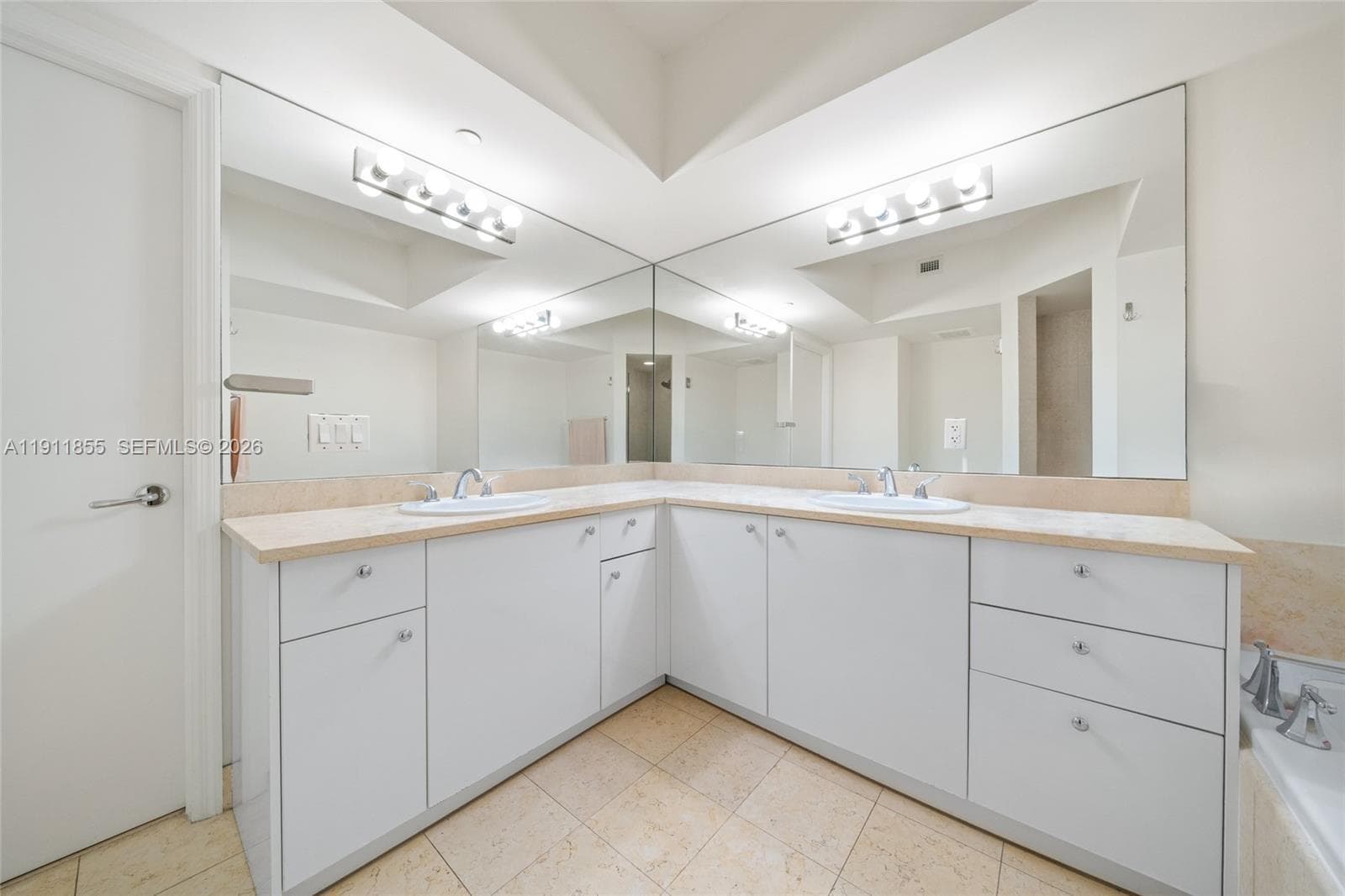 19900 E Country Club Dr # 816, Aventura FL 33180 — 20