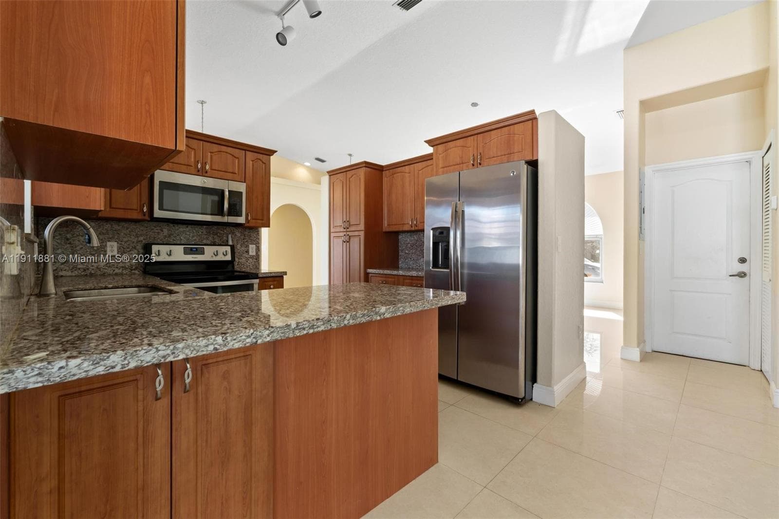 8761 NW 142nd St, Miami Lakes FL 33018 — 16