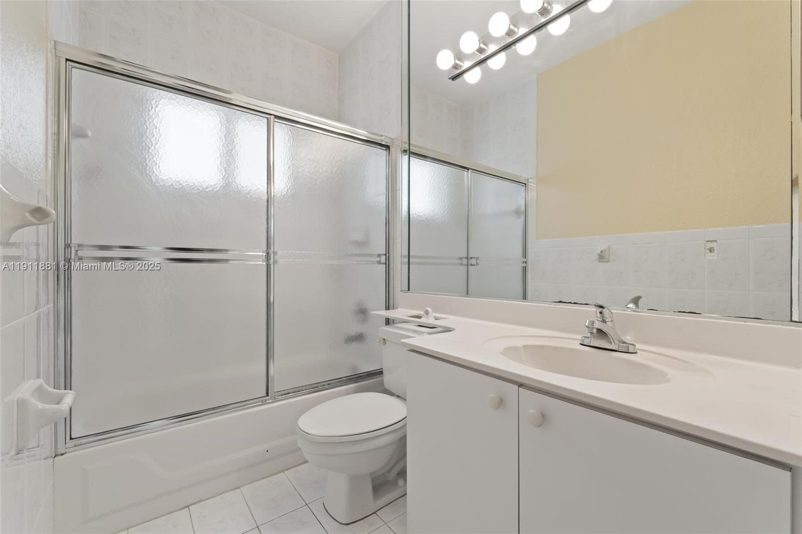 8761 NW 142nd St, Miami Lakes FL 33018 — 26