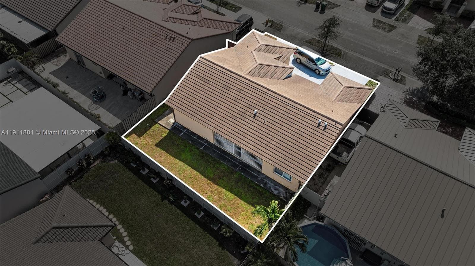 8761 NW 142nd St, Miami Lakes FL 33018 — 36