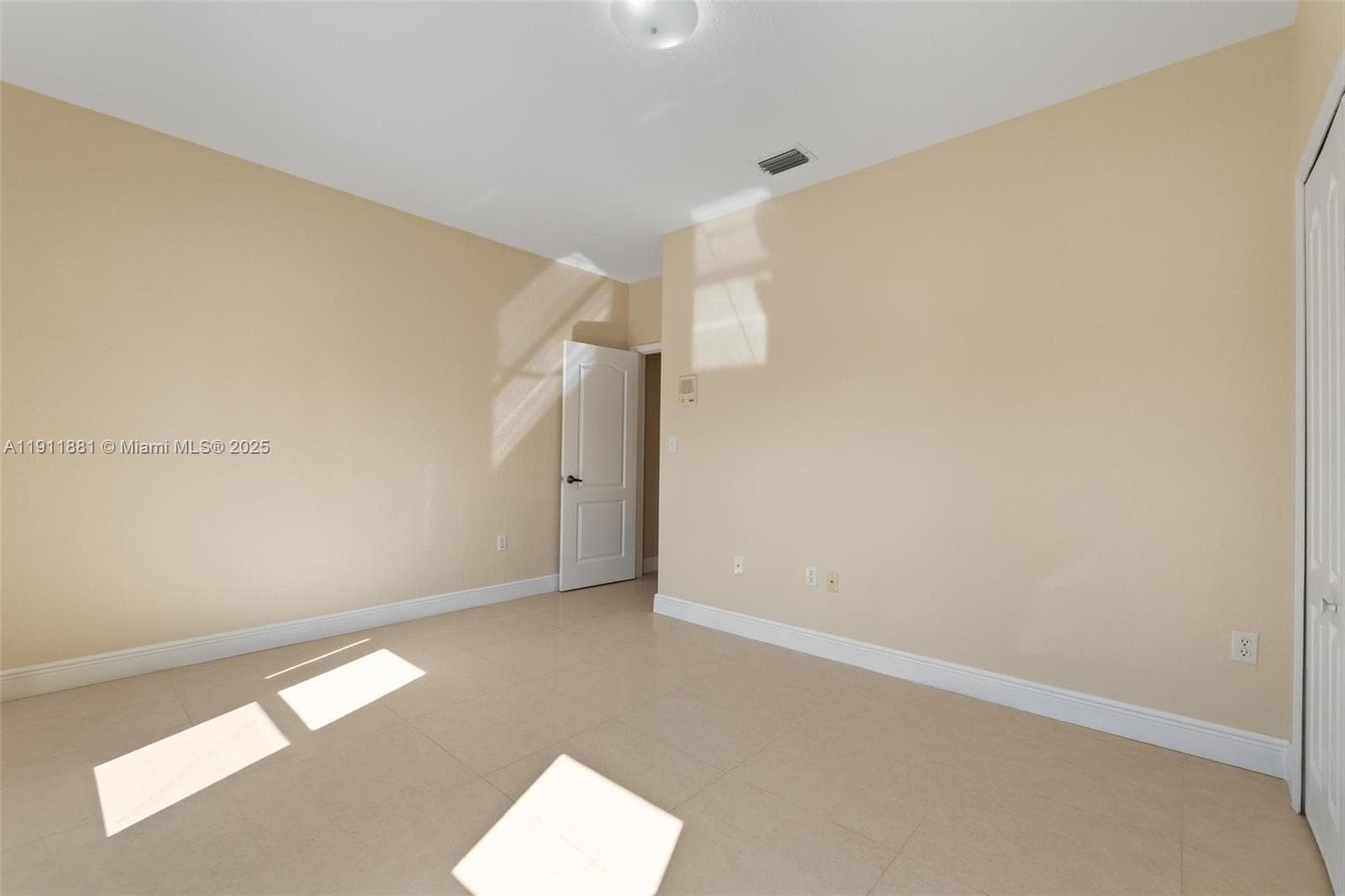 8761 NW 142nd St, Miami Lakes FL 33018 — 28