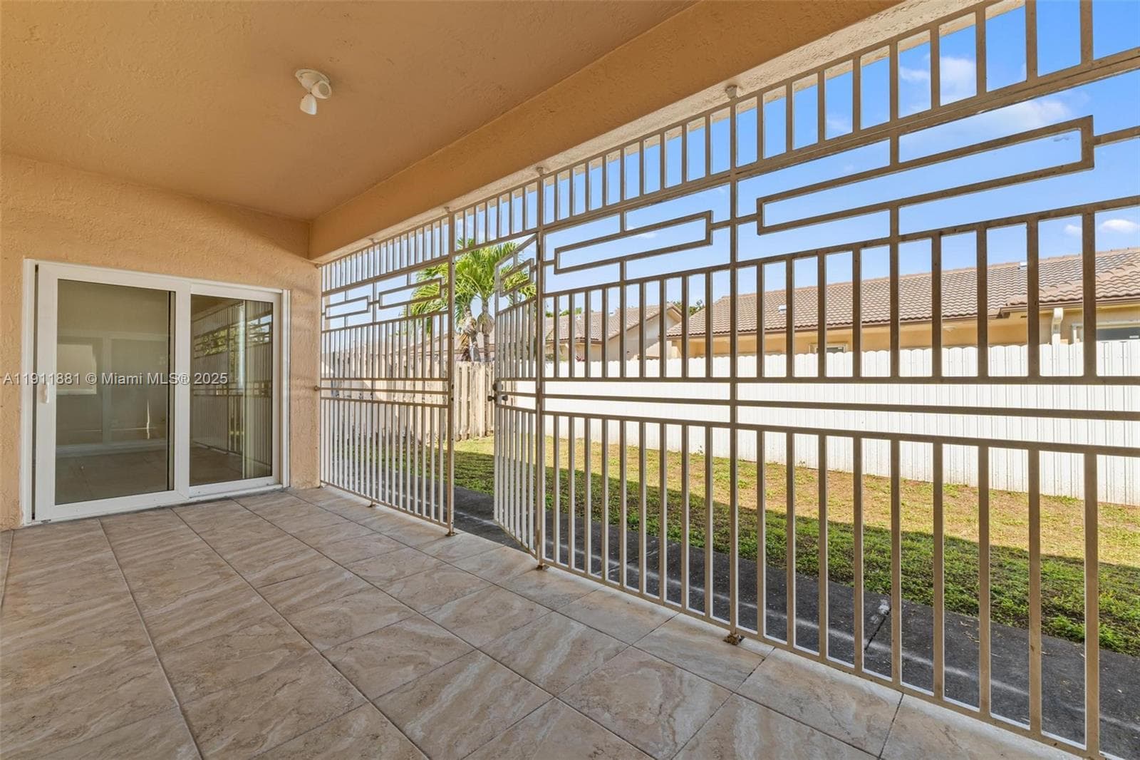 8761 NW 142nd St, Miami Lakes FL 33018 — 19