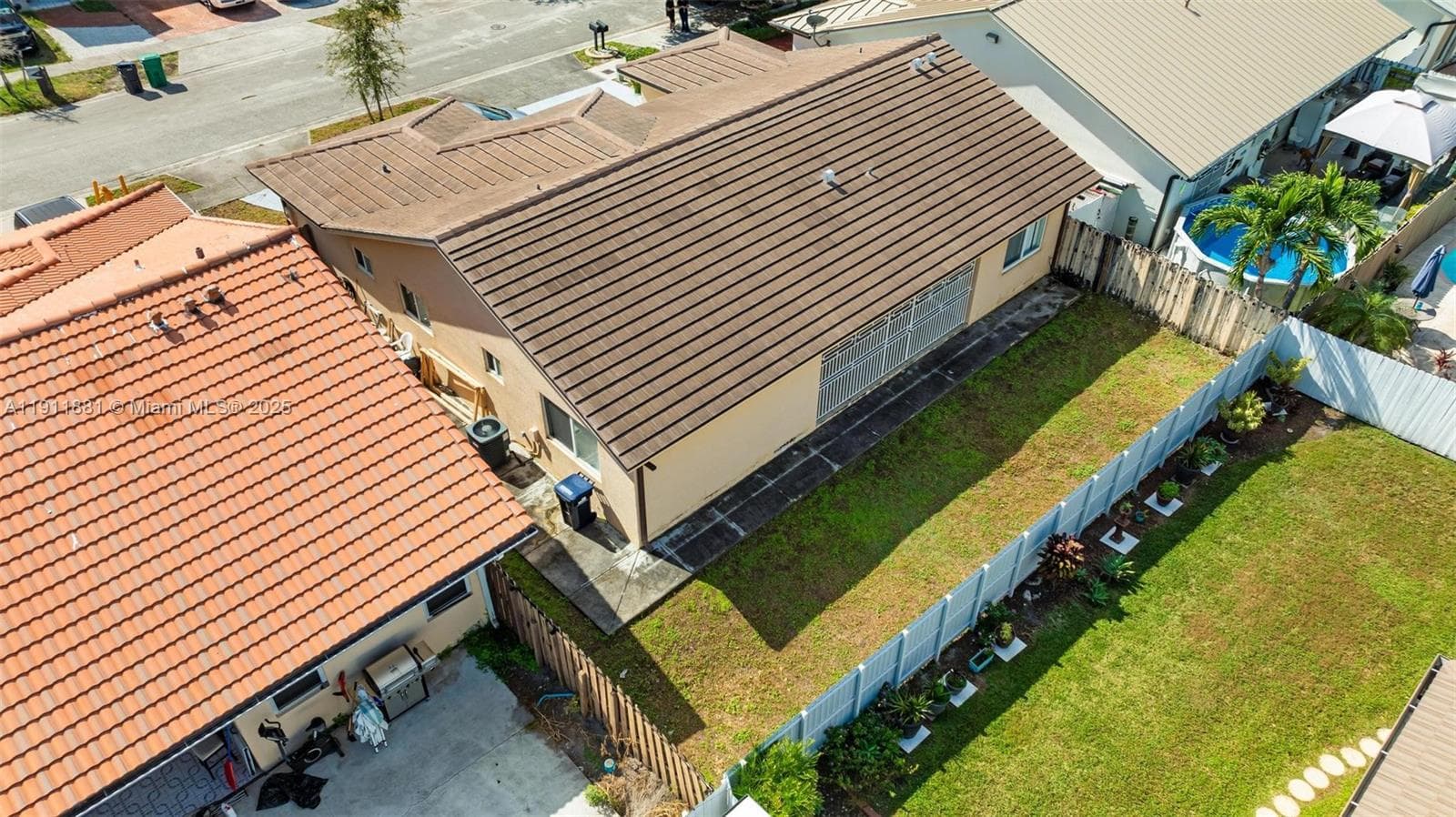 8761 NW 142nd St, Miami Lakes FL 33018 — 35