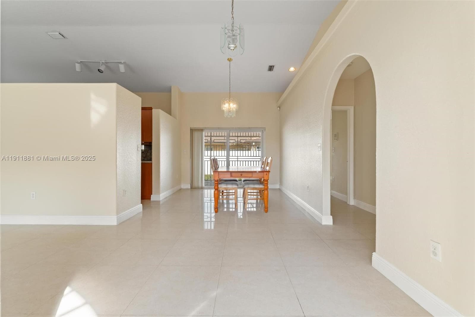 8761 NW 142nd St, Miami Lakes FL 33018 — 4
