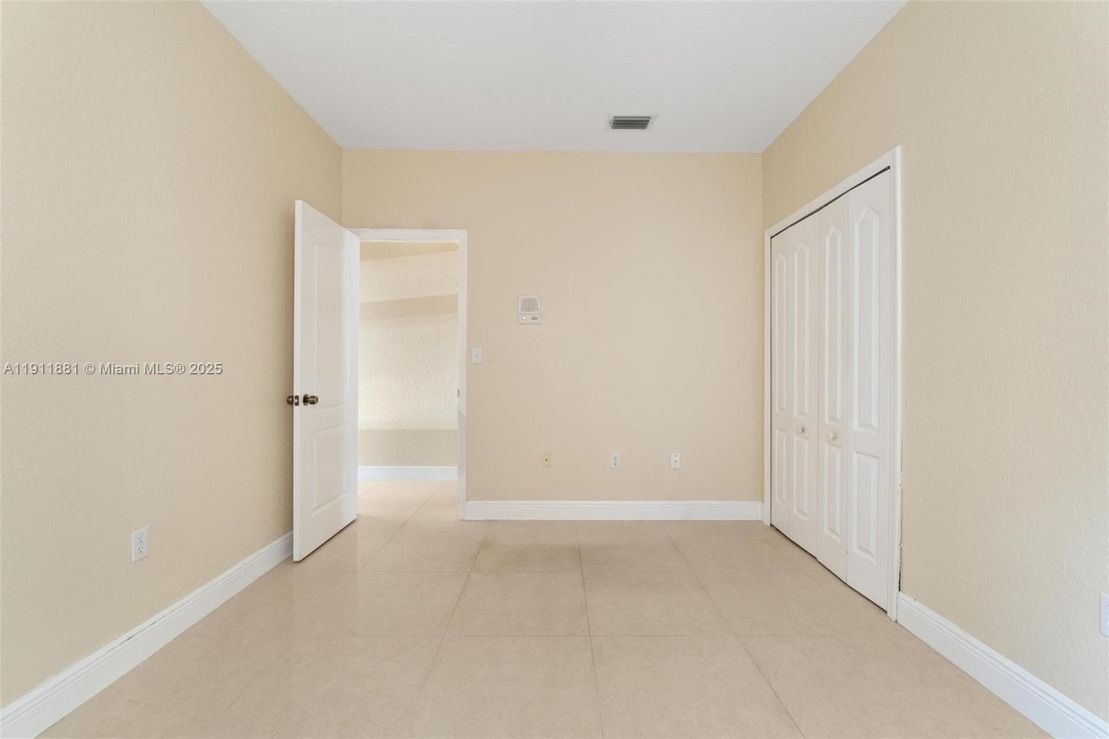 8761 NW 142nd St, Miami Lakes FL 33018 — 25