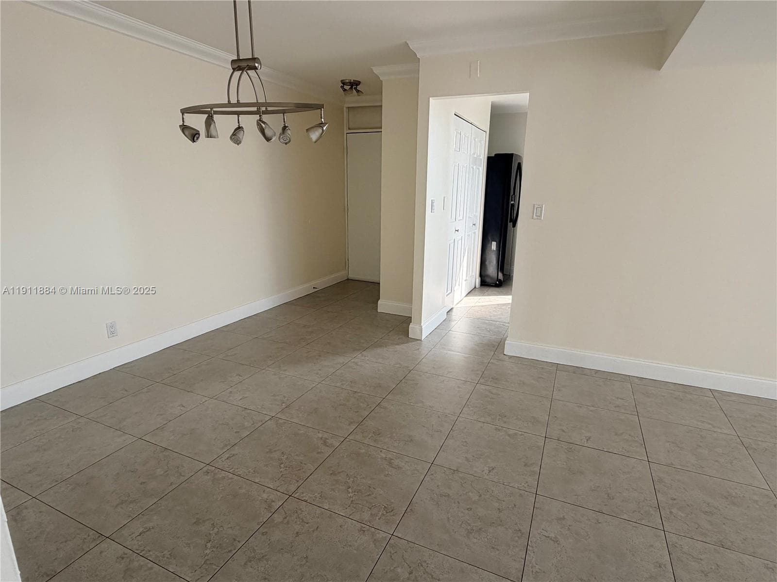 3703 NE 166th St # 910, North Miami Beach FL 33160 — 3