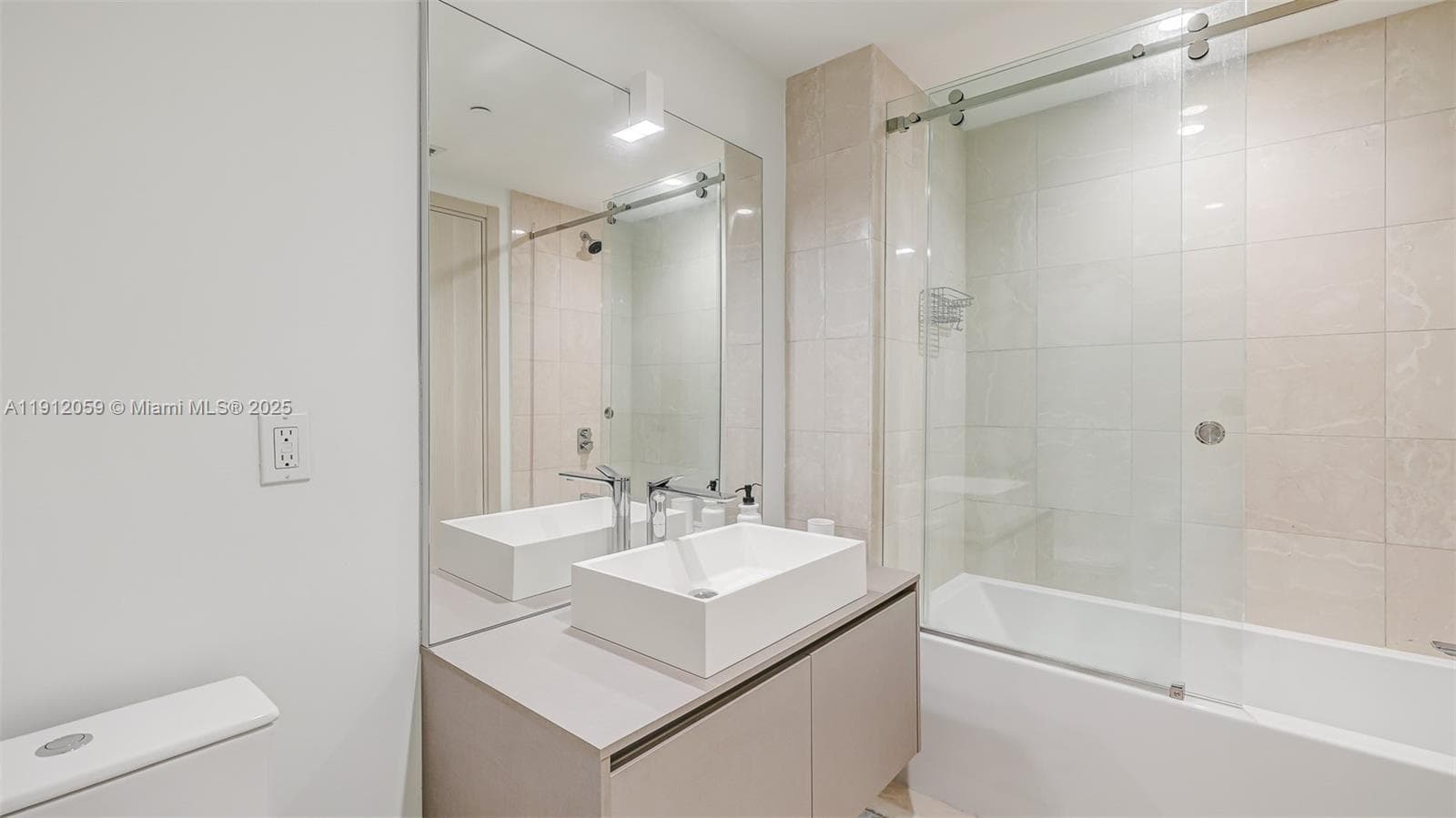 1000 Brickell Plz # 3002, Miami FL 33131 — 43