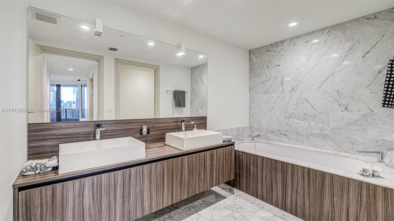 1000 Brickell Plz # 3002, Miami FL 33131 — 31