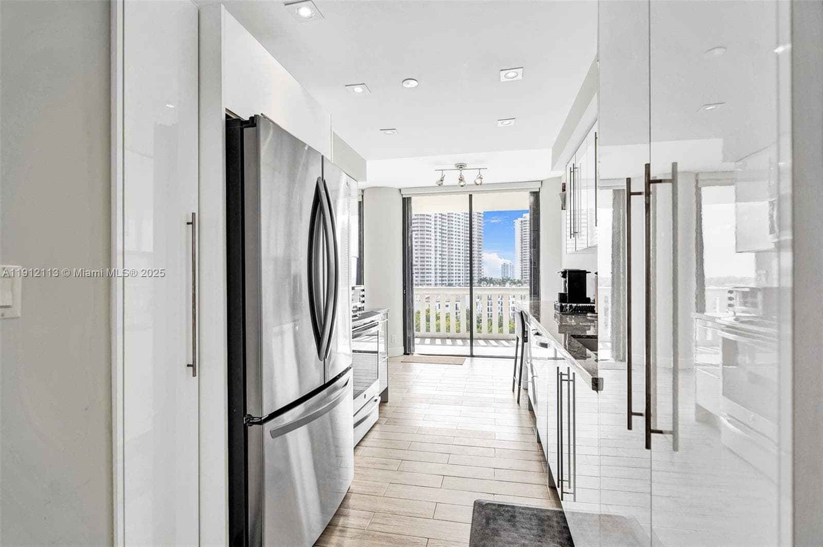 3000 Island Blvd # 903, Aventura FL 33160 — 20